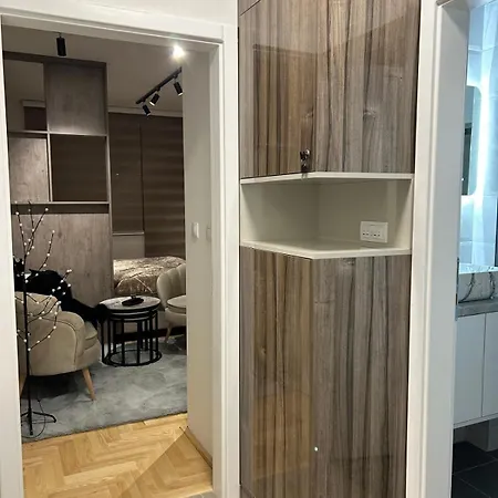 Studio Vucko 페일
